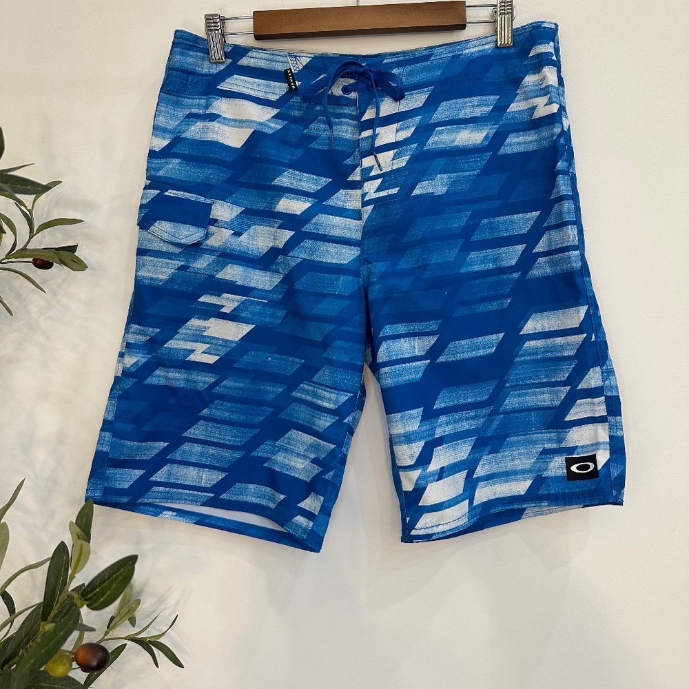 Oakley Blue Geometric Print Board Swim Shorts Unlined – Size 32